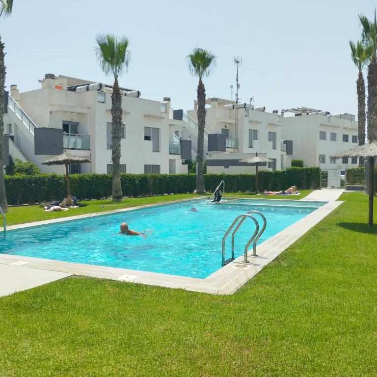 Bungalow en Punta Prima 2 dormitorios y piscina - Bungalow de 2 dormitorios - 15