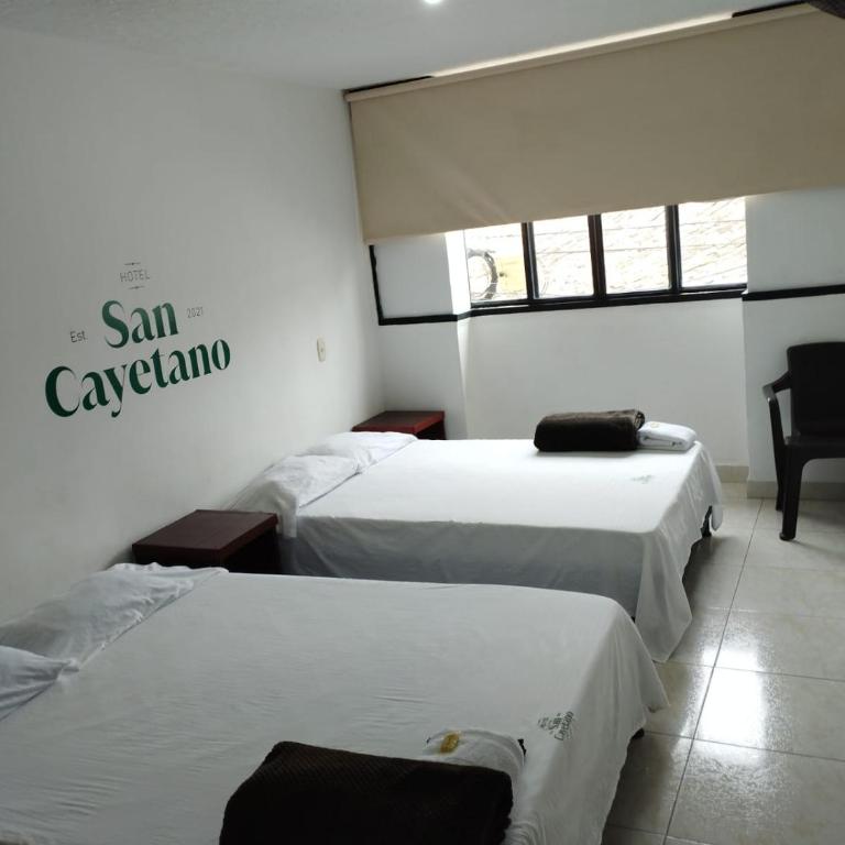 Hotel San Cayetano - Habitación Doble - 2 camas dobles - 3