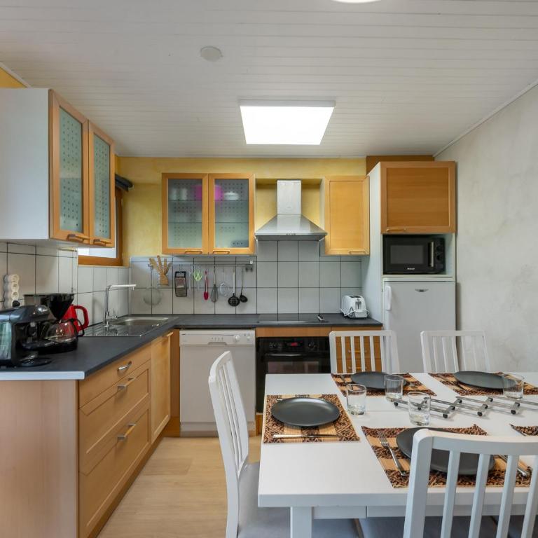 Appartement moderne avec balcon, wifi, accès pistes à Courchevel - FR-1-563-84 - Studio - 8