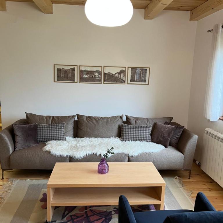 Divine House - Three-Bedroom Villa - 13