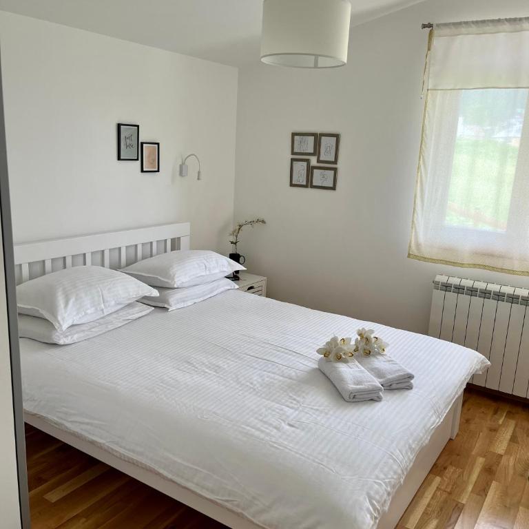 Divine House - Three-Bedroom Villa - 17