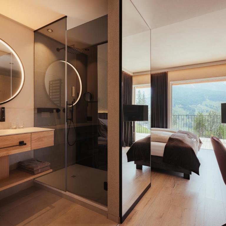 Hotel Lech Da Sompunt - Deluxe Doppel-/Zweibettzimmer mit Bergblick - 2