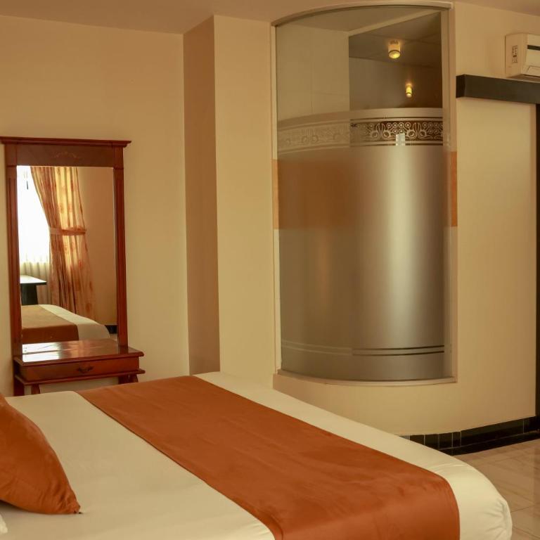 Hotel Golden Vista - Suite con bañera de hidromasaje - Cama extragrande - 12