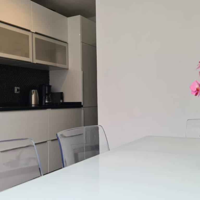 Jardines de Banús Apartments - Three-Bedroom Apartment - 13