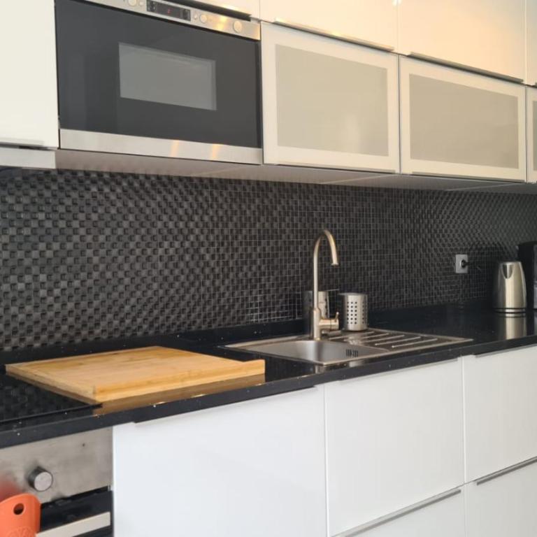Jardines de Banús Apartments - Three-Bedroom Apartment - 10