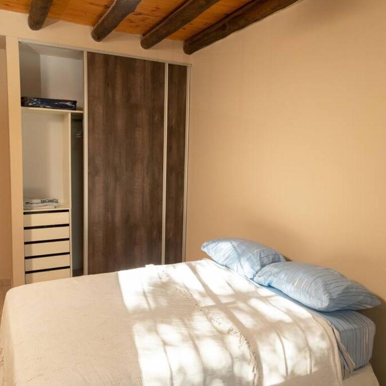 Cayetano del arte - Three-Bedroom Home - 6