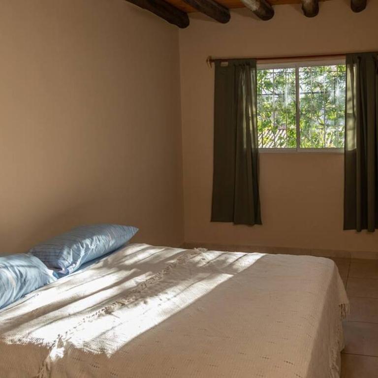 Cayetano del arte - Three-Bedroom Home - 10