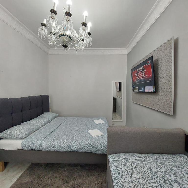 N1 Casa de Madrid - greenpeace line - Triple Room with Shared Bathroom - 5