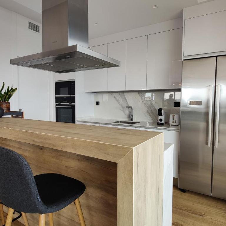 ALLONBAY sea front luxury penthouse - Three-Bedroom Apartment - 22