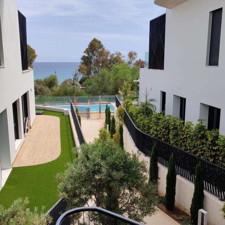ALLONBAY sea front luxury penthouse - Three-Bedroom Apartment - 38