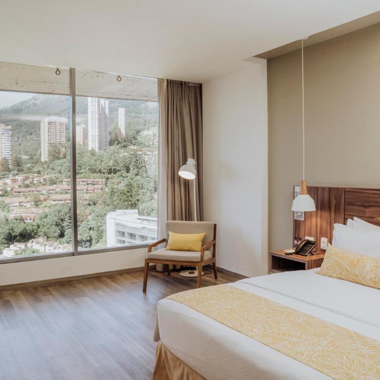 Novotel Medellin El Tesoro - Habitación Executive con cama grande - 8
