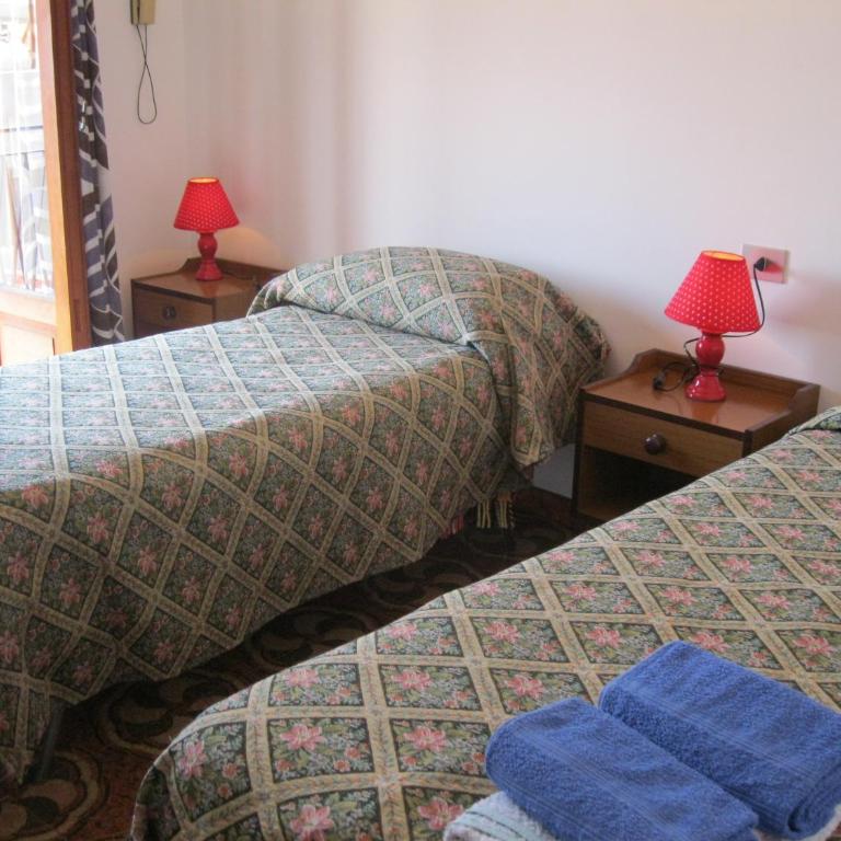 Hotel California - Single Room with Bathroom - 2