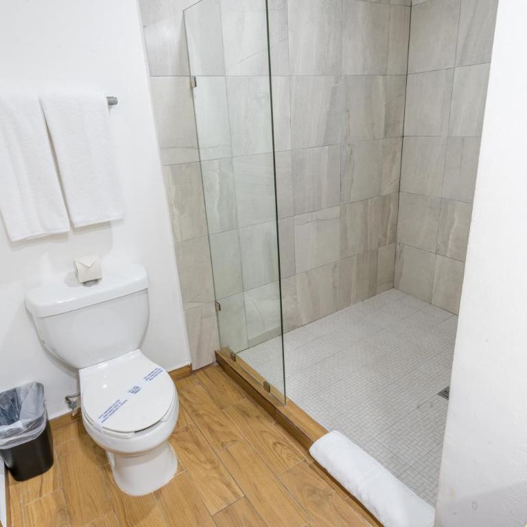 Hotel Pacific Blue Mazatlan - Standard Queen Room - 4