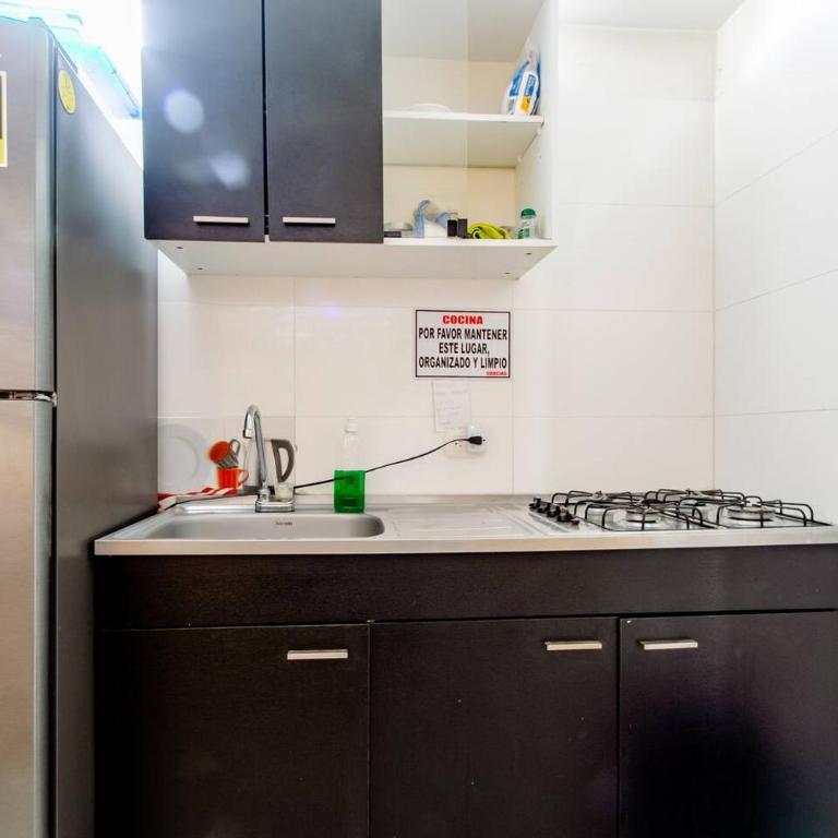 EDIFICIO Niza80 IBAGUE, ACCESO DIGITAL CERCA PARQUE DEPORTIVO - Habitación Doble con baño privado - 2