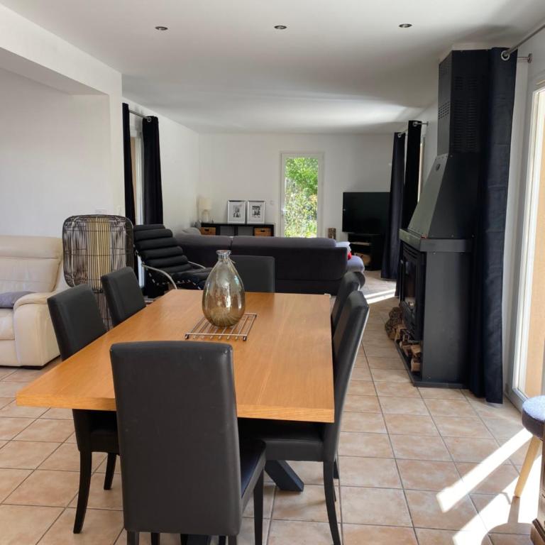 Villa Giens - Plage à pied -9 couchages - Maison 4 Chambres - 1