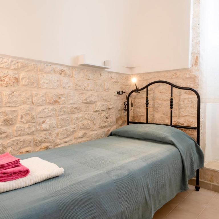 GuestHost - Trullo Grecla with pool and parking - Casa con 2 Camere da Letto - 18