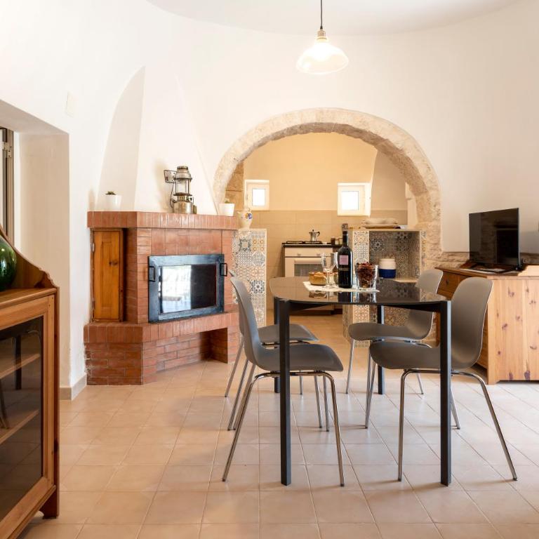 GuestHost - Trullo Grecla with pool and parking - Casa con 2 Camere da Letto - 12