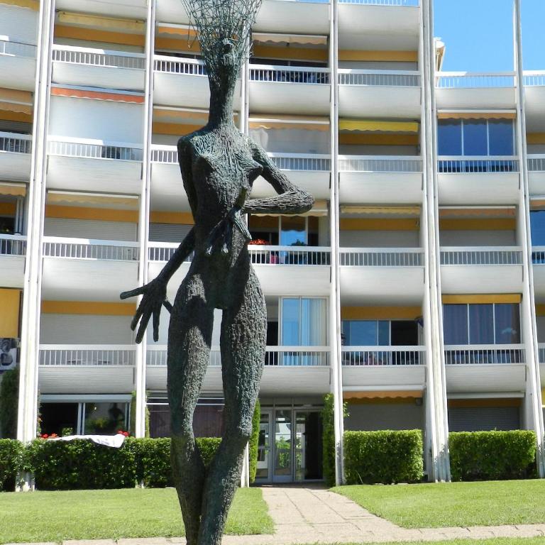 T2 Rez-de-jardin, terrasse et parking, proche de la plage - One-Bedroom Apartment - 19