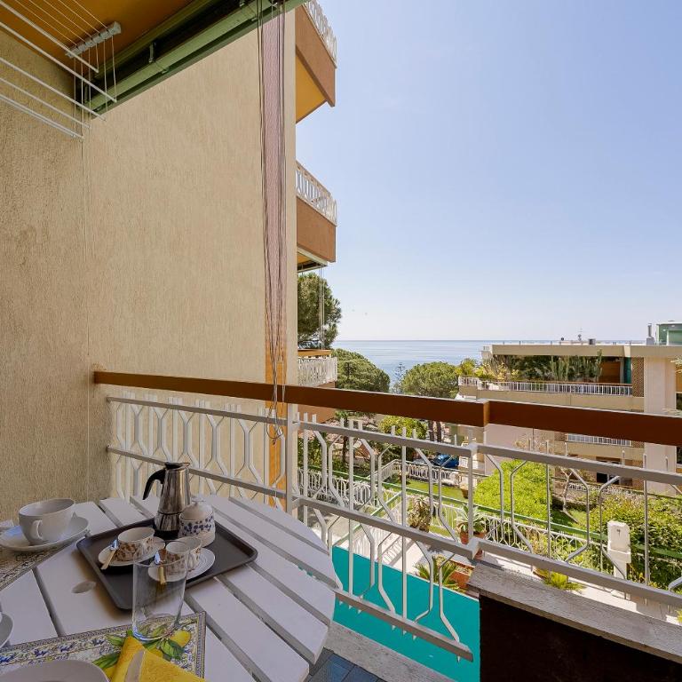 GuestHost - Condominio Turchese Seaview Apartment - Two-Bedroom Apartment - 10