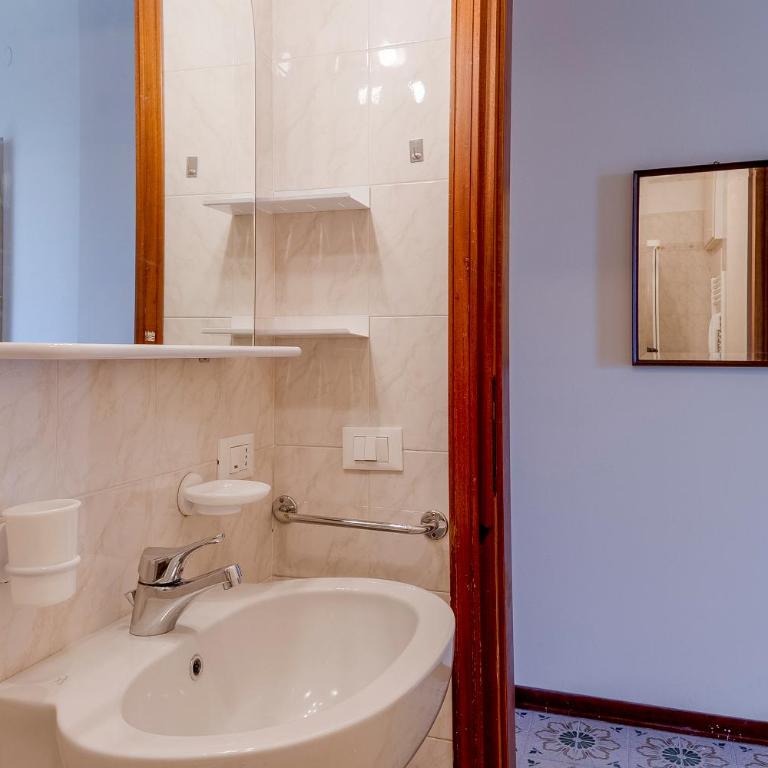 GuestHost - Condominio Turchese Seaview Apartment - Two-Bedroom Apartment - 22