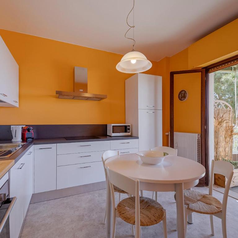 GuestHost - Condominio Turchese Seaview Apartment - Two-Bedroom Apartment - 8