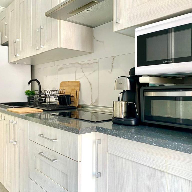 Torrevieja modern apartment with swimming pool - Apartamento de 1 dormitorio - 10