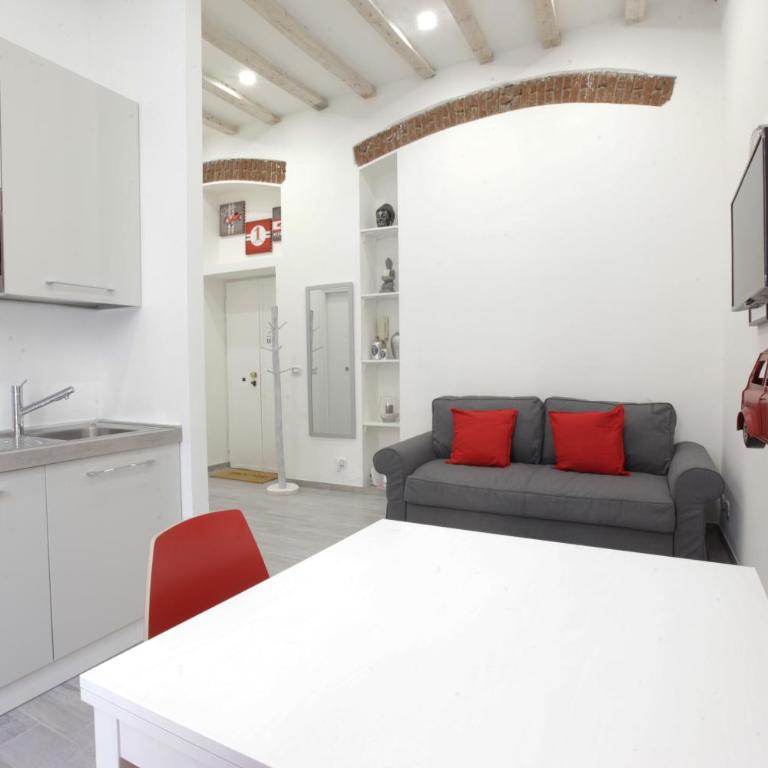 Just Urban Stays - Stylish 1BR in City Center - Balcony and Metro M2 M4 - Appartamento con 1 Camera da Letto - 7