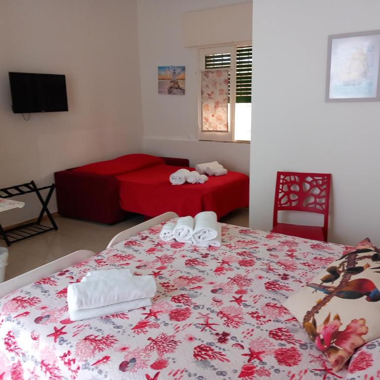 Il Galeone - Camera Familiare con Bagno Privato - 1