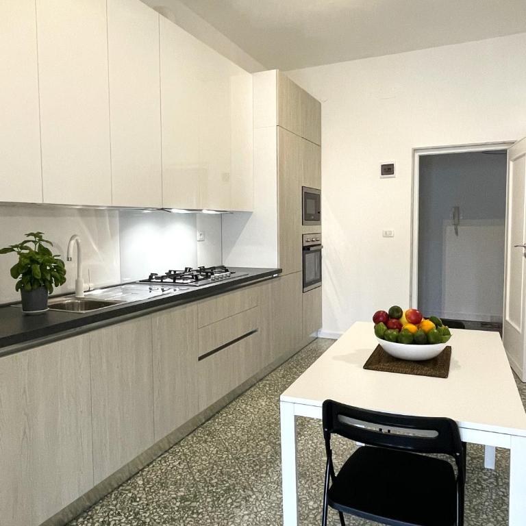 EASYSTAY BARI Rooms - Ampia Camera Matrimoniale - 13