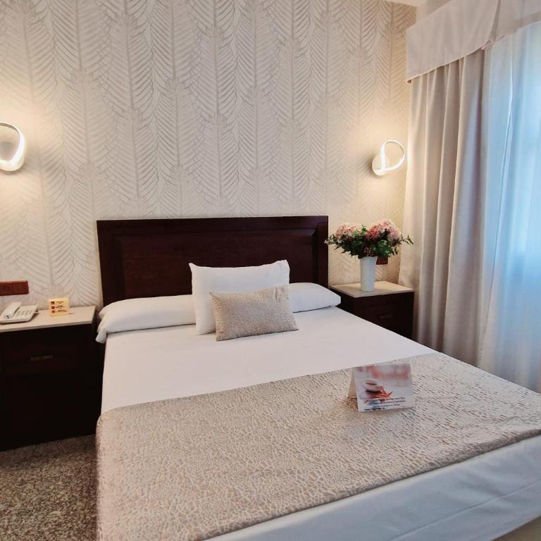 Hotel Plaza Del Castillo - Suite Junior Familiar - 8
