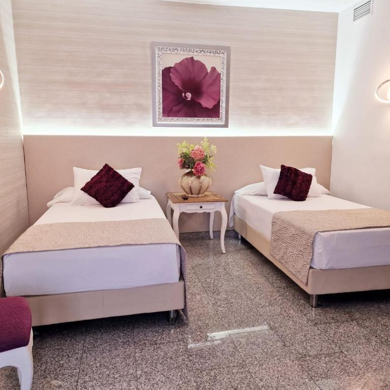 Hotel Plaza Del Castillo - Suite Junior Familiar - 9