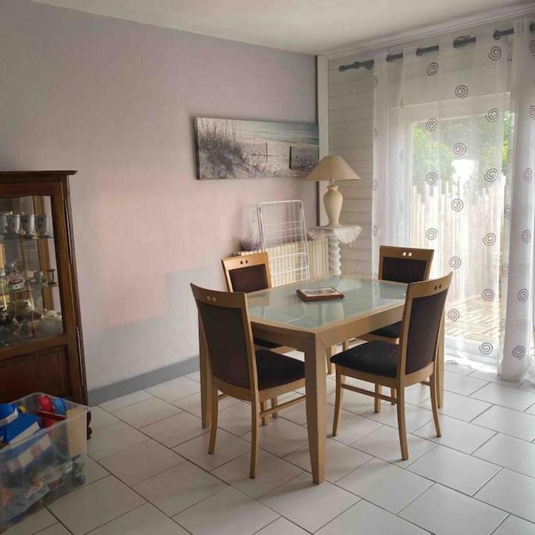 Loue maison quartier calme - Maison 2 Chambres - 9