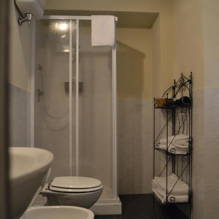 B&B Pantaneto - Palazzo Bulgarini - Camera Matrimoniale con Bagno Privato Esterno - 7