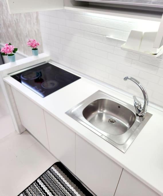 Encanto Studio - One-Bedroom Apartment - 14