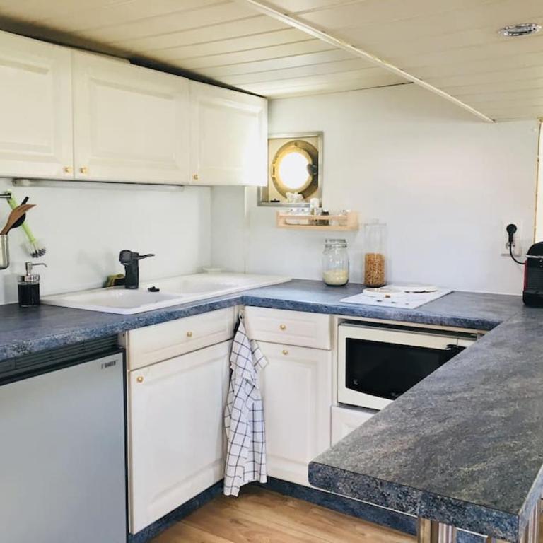 Captain's cabin: Cosy flat on a house boat - Casa Mobile - 10