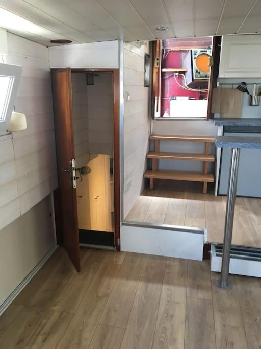 Captain's cabin: Cosy flat on a house boat - Casa Mobile - 12