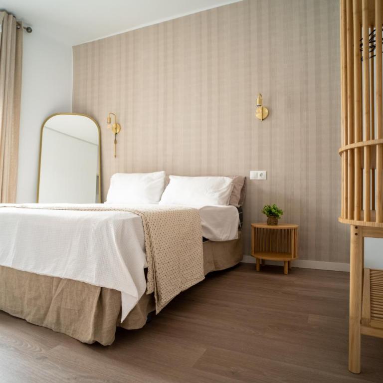 La Casita de Elena - Piso en el Centro - Three-Bedroom Deluxe Apartment - 38