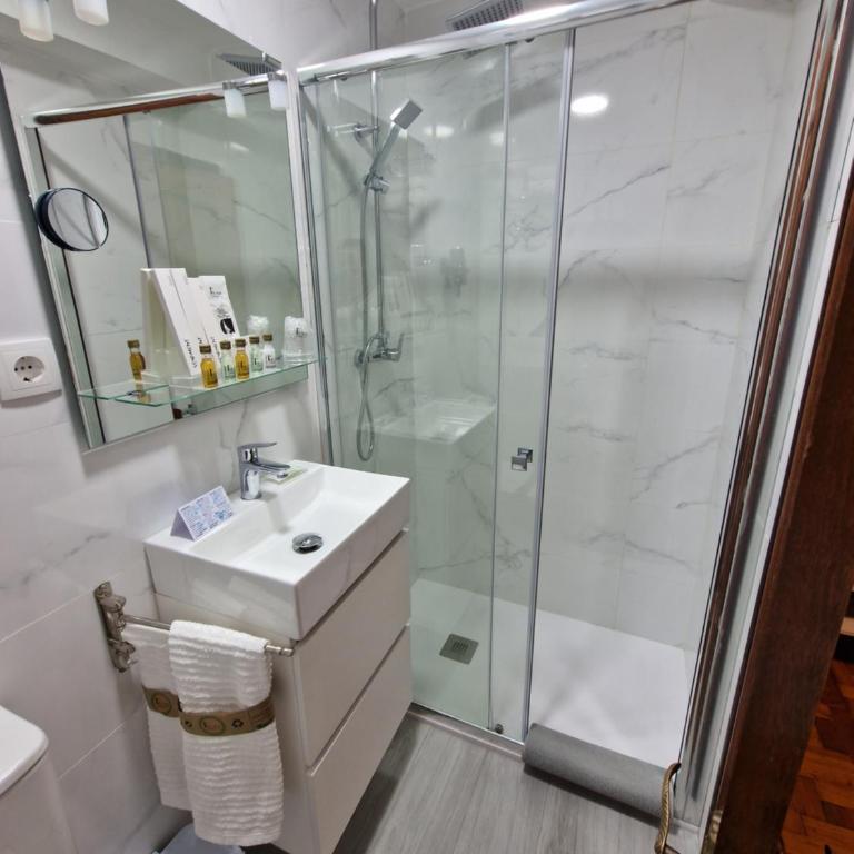 Hostal Fidalgo - Habitación Doble Estándar - 2 camas - 17