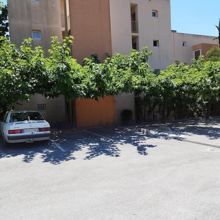 Les CHÊNES appartement climatisé avec terrasse à 8mn à pieds de la plage - One-Bedroom Apartment - 7