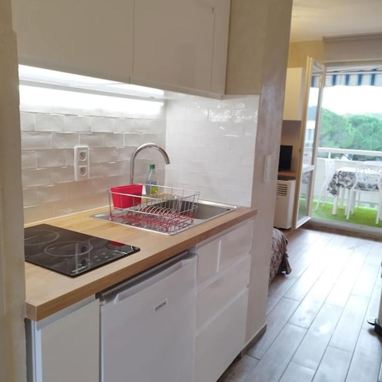 Les CHÊNES appartement climatisé avec terrasse à 8mn à pieds de la plage - One-Bedroom Apartment - 18