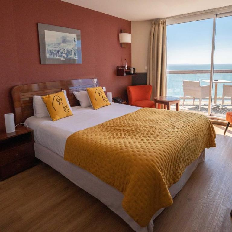 LOGIS HOTEL - La Petite Rade - Chambre Double Confort avec Balcon - Vue sur Mer - 2