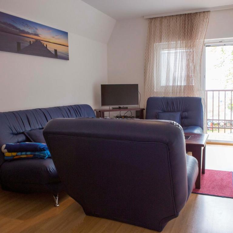 Durmitorways House - Three-Bedroom House - 7
