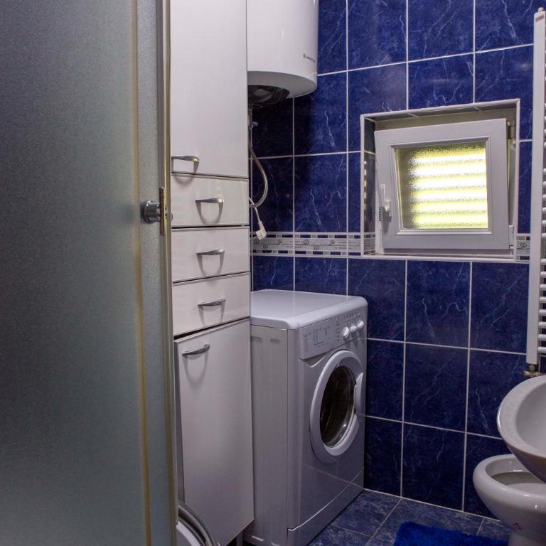 Durmitorways House - Three-Bedroom House - 25