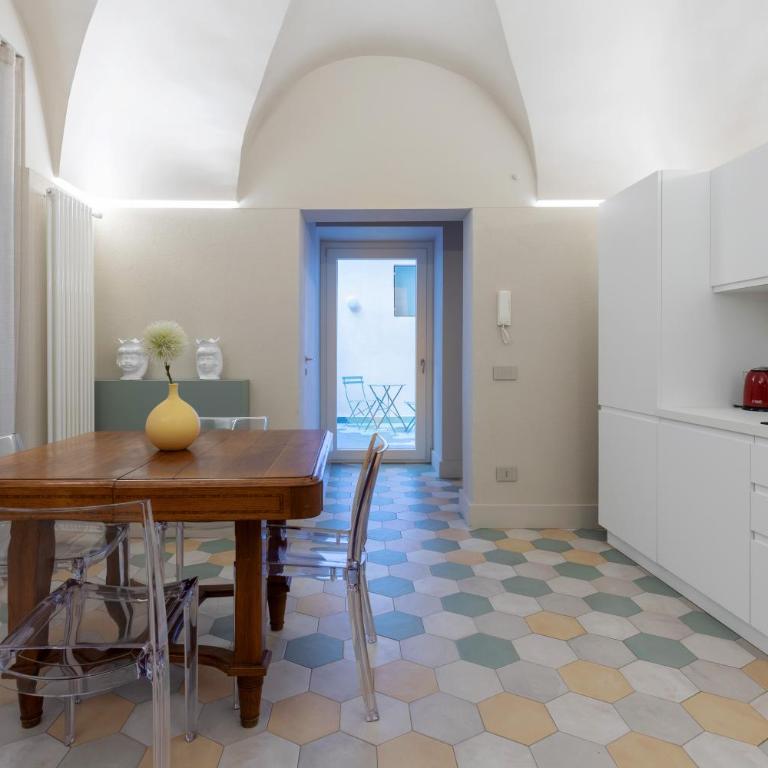 Biuti Suite Apartment - Two-Bedroom Apartment - 17