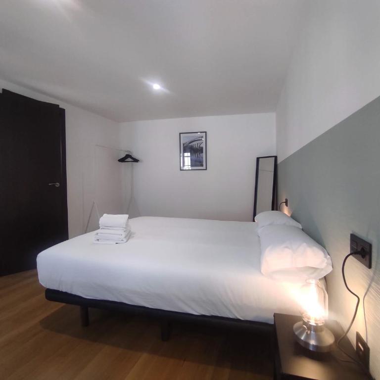 3. Amplio y muy luminoso para disfrutar de Ourense - Apartamento de 1 dormitorio - 2