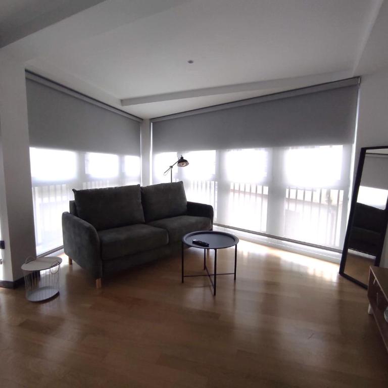 3. Amplio y muy luminoso para disfrutar de Ourense - Apartamento de 1 dormitorio - 5