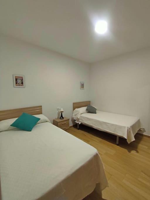 Apartamento Acerota, con parking gratuito - Three-Bedroom Apartment - 12
