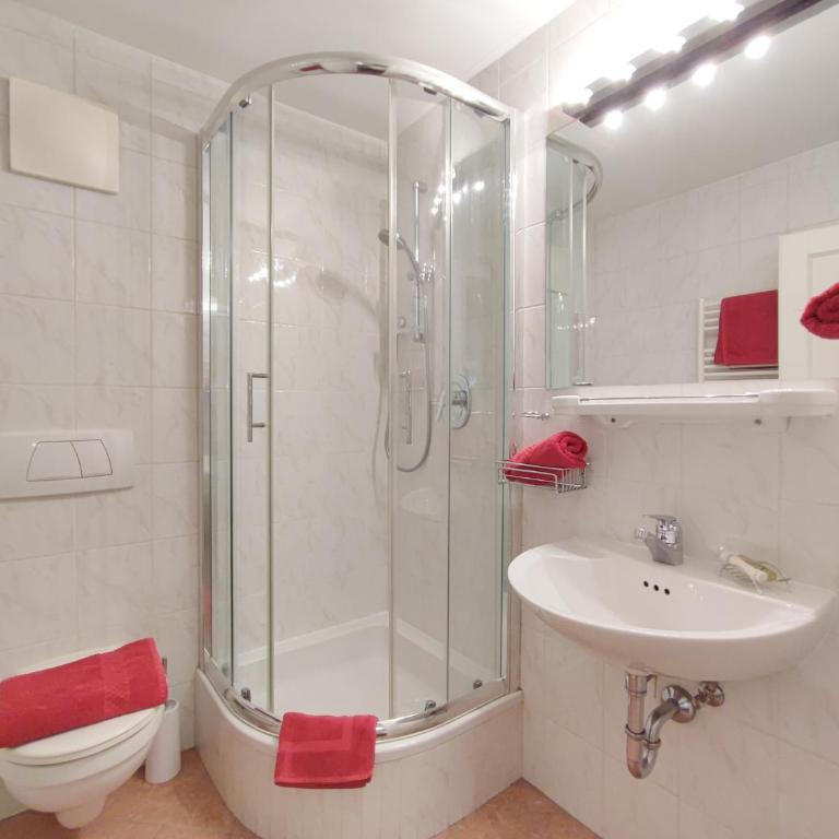 Koller, Pension Haus - Economy Doppelzimmer mit Badewanne - 20