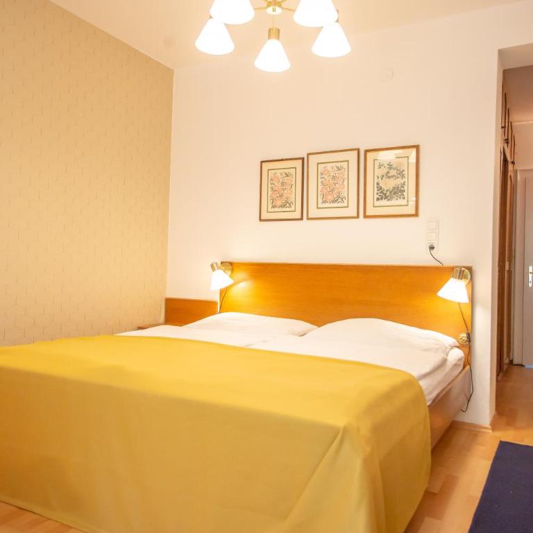 Villa Gabriela Boutique Pension in Pörtschach - Deluxe Doppelzimmer mit Balkon - 5