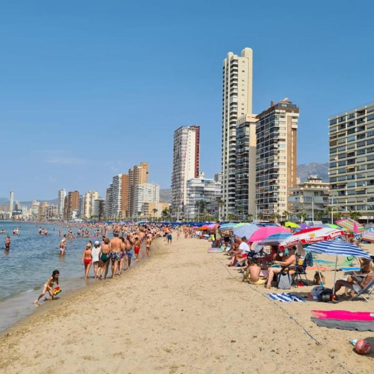 MUCHO GUSTO Coblanca 3 - Three-Bedroom Apartment - 23